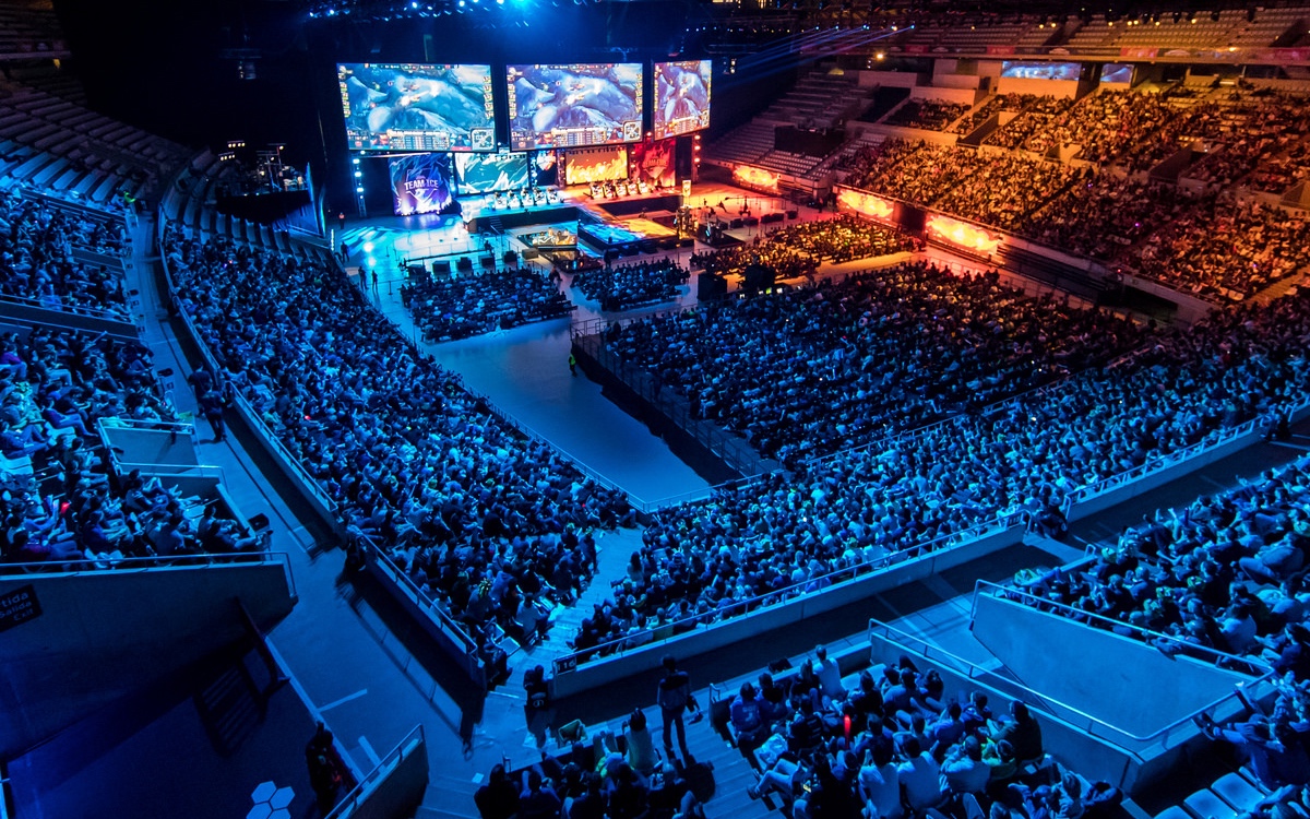 一串五！TES成为LPL历史上季后赛击败队伍最多的优胜者